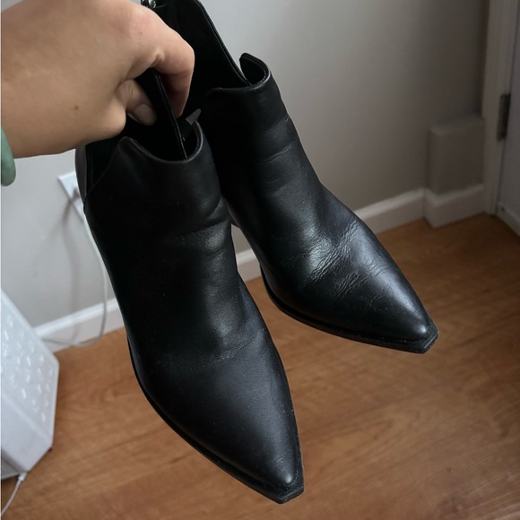 Black Steve Madden booties - Picture 5 of 6